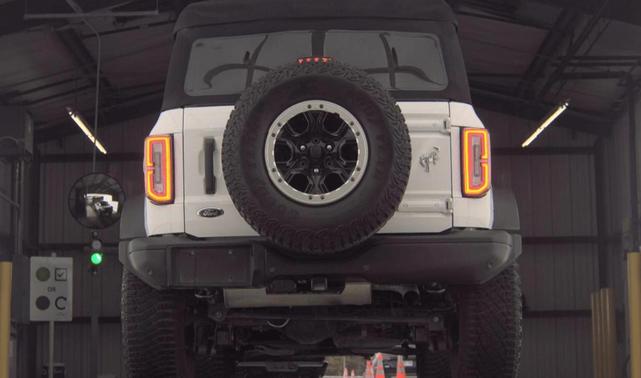 Photo of 2022 Oxford White Ford Bronco