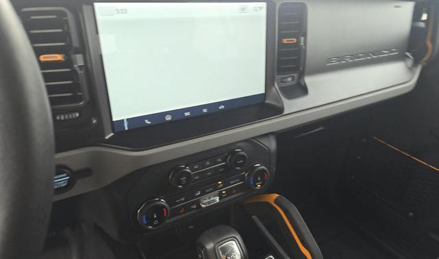 Photo of 2022 Oxford White Ford Bronco