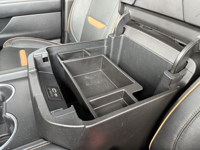 Photo of 2021 White GMC Yukon XL