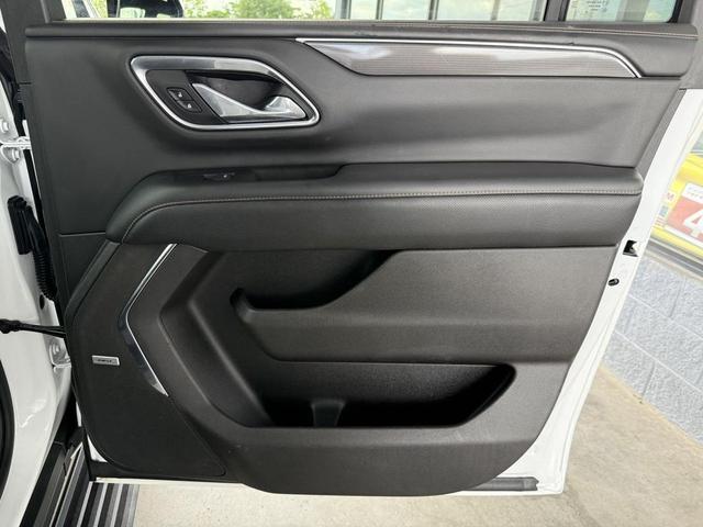 Photo of 2021 White GMC Yukon XL