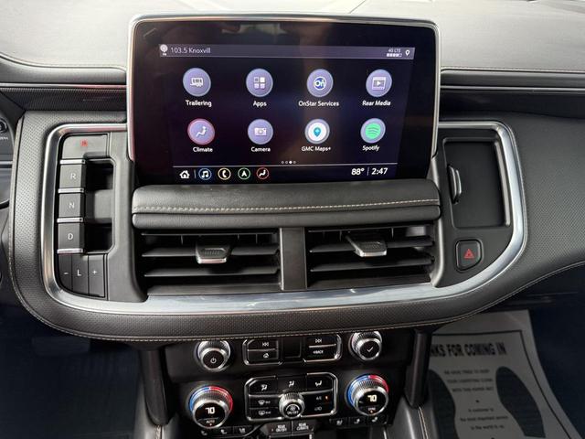 Photo of 2021 White GMC Yukon XL