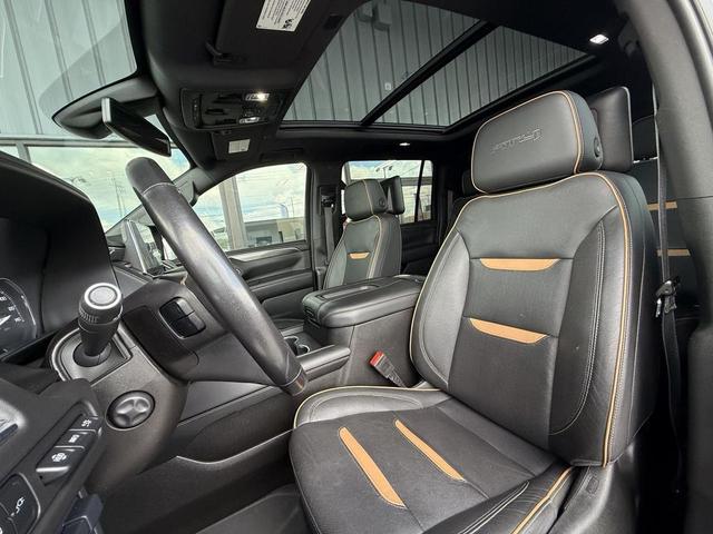 Photo of 2021 White GMC Yukon XL