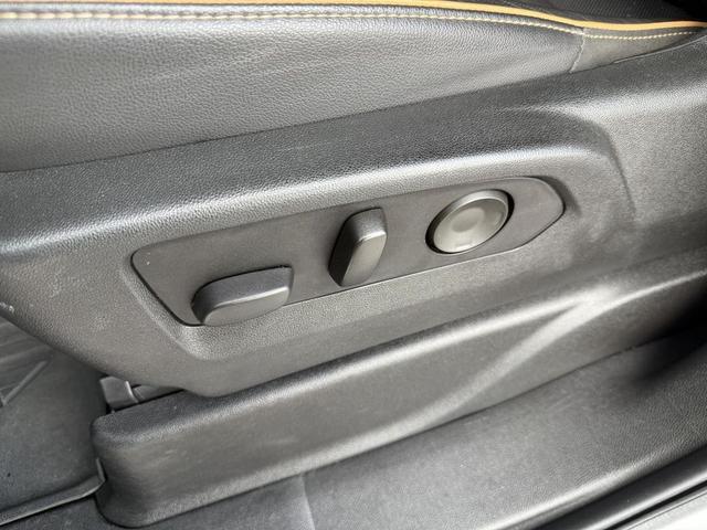 Photo of 2021 White GMC Yukon XL