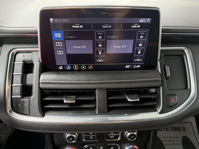 Photo of 2021 White GMC Yukon XL