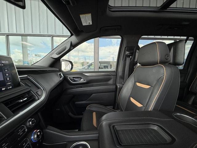 Photo of 2021 White GMC Yukon XL