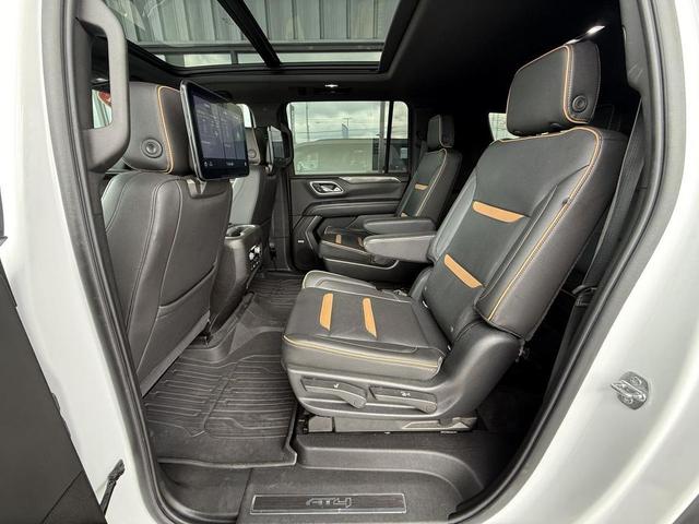 Photo of 2021 White GMC Yukon XL