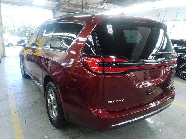 Photo of 2022 Maroon Chrysler Pacifica