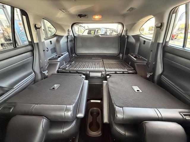 Photo of 2022 White Toyota Highlander