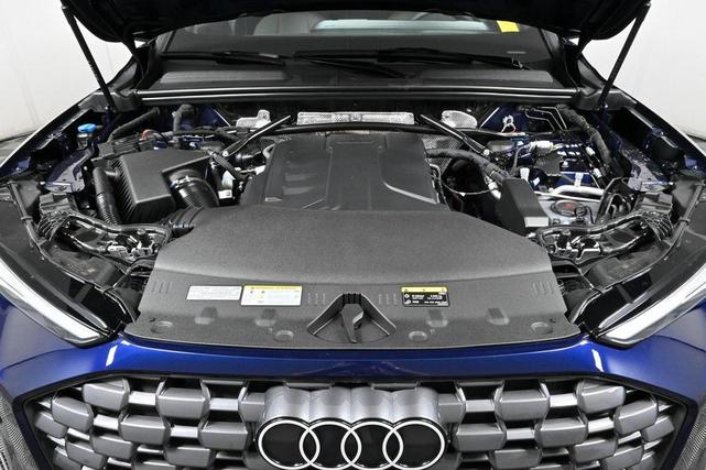 Photo of 2025 Navarra Blue Metallic Audi Q5