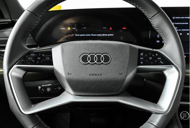 Photo of 2025 Navarra Blue Metallic Audi Q5