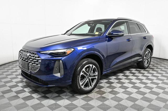 Photo of 2025 Navarra Blue Metallic Audi Q5