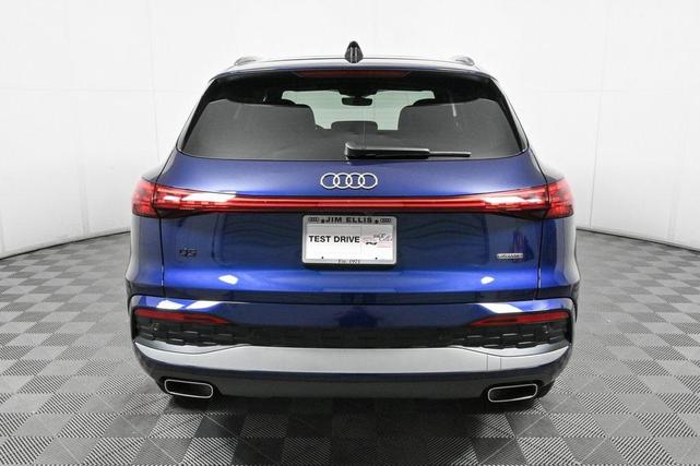 Photo of 2025 Navarra Blue Metallic Audi Q5