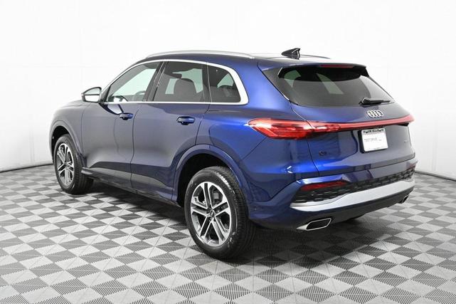 Photo of 2025 Navarra Blue Metallic Audi Q5