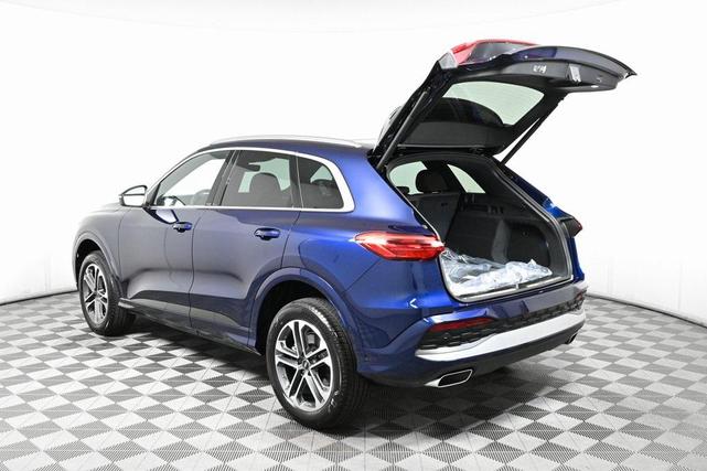 Photo of 2025 Navarra Blue Metallic Audi Q5
