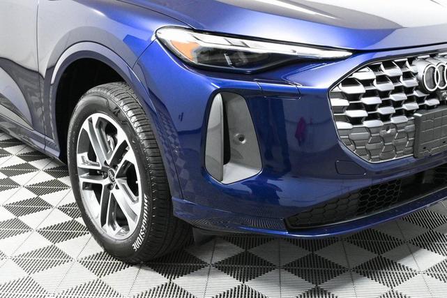 Photo of 2025 Navarra Blue Metallic Audi Q5