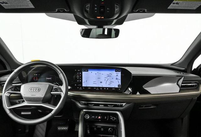 Photo of 2025 Navarra Blue Metallic Audi Q5