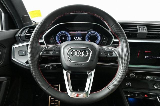 Photo of 2025 Daytona Gray Pearl Effect Audi Q3