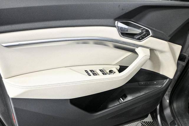 Photo of 2023 Gray Metallic Audi e-tron