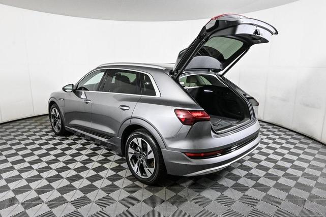 Photo of 2023 Gray Metallic Audi e-tron