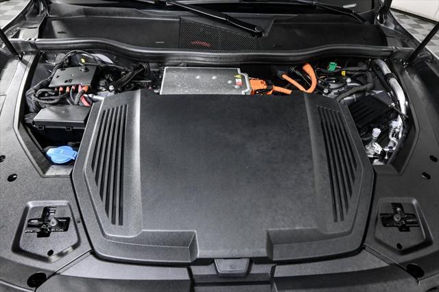 Photo of 2023 Gray Metallic Audi e-tron