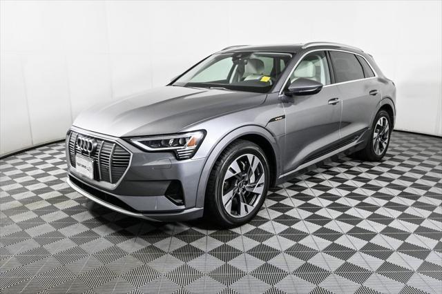 Photo of 2023 Gray Metallic Audi e-tron