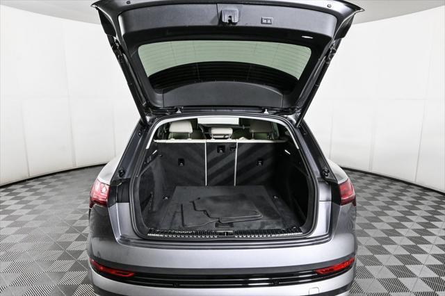 Photo of 2023 Gray Metallic Audi e-tron