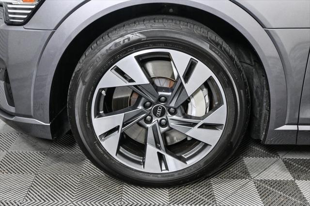Photo of 2023 Gray Metallic Audi e-tron