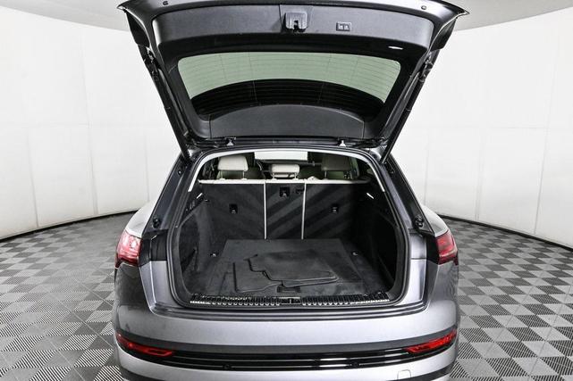 Photo of 2023 Gray Metallic Audi e-tron