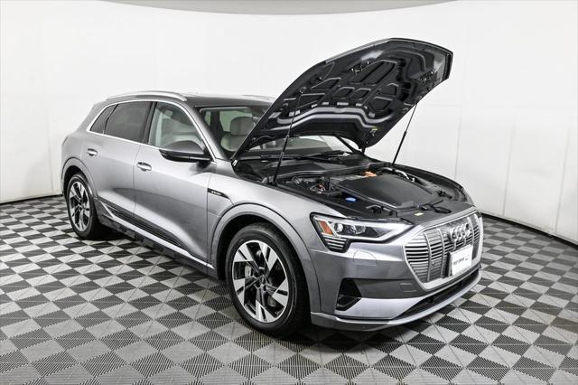 Photo of 2023 Gray Metallic Audi e-tron