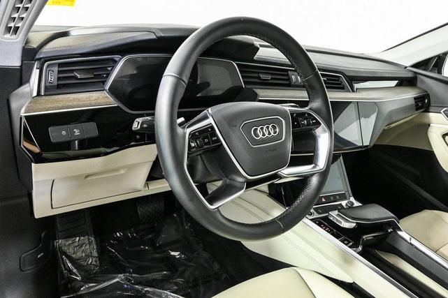 Photo of 2023 Gray Metallic Audi e-tron