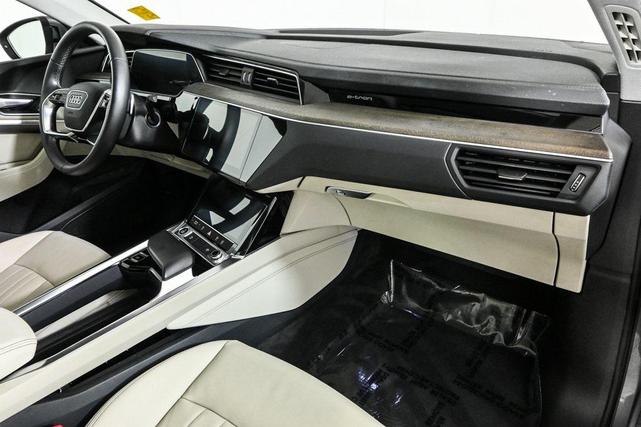 Photo of 2023 Gray Metallic Audi e-tron