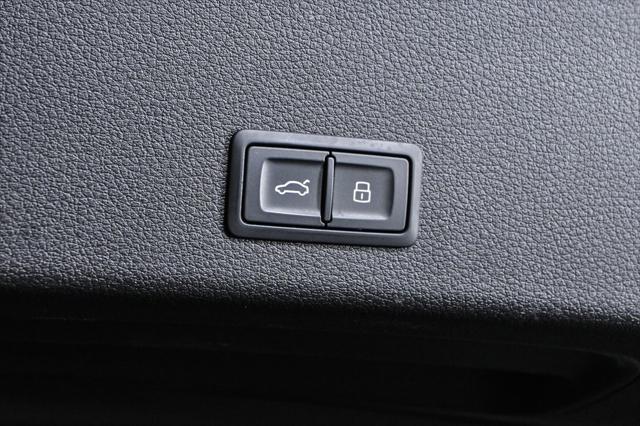 Photo of 2023 Gray Metallic Audi e-tron