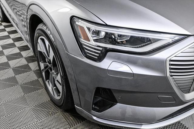 Photo of 2023 Gray Metallic Audi e-tron
