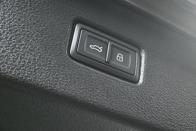Photo of 2025 Samurai Gray Metallic Audi Q7