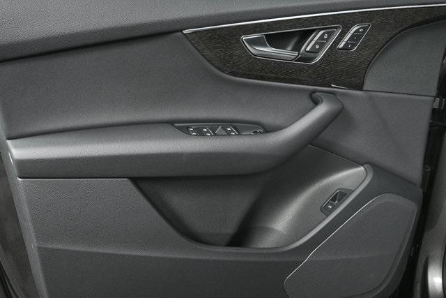 Photo of 2025 Samurai Gray Metallic Audi Q7