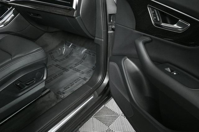 Photo of 2025 Samurai Gray Metallic Audi Q7