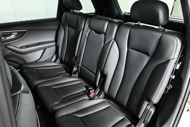 Photo of 2022 Glacier White Audi Q7