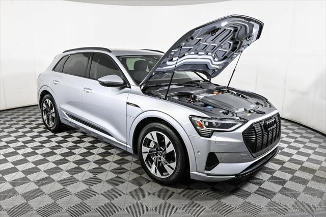 Photo of 2022 Silver Metallic Audi e-tron