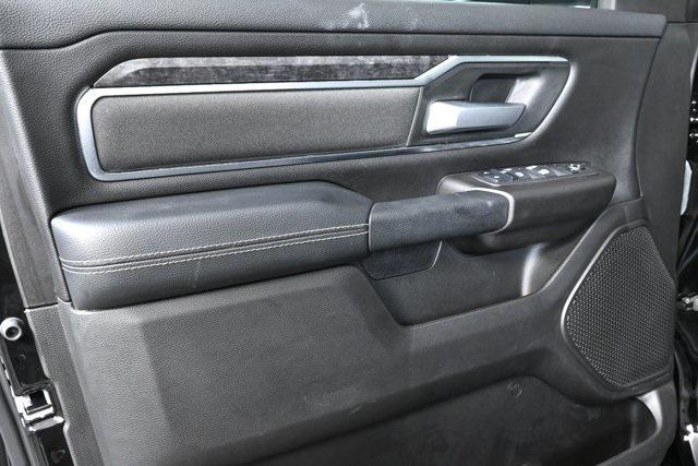 Photo of 2024 Diamond Black Crystal Pearlcoat RAM 1500