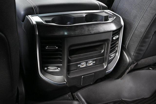 Photo of 2024 Diamond Black Crystal Pearlcoat RAM 1500