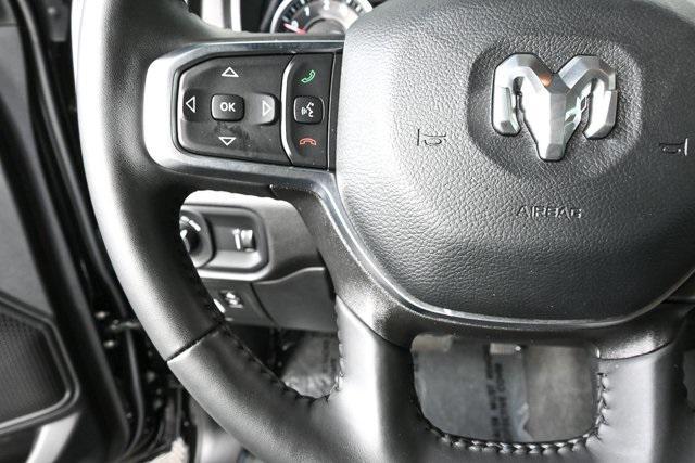 Photo of 2024 Diamond Black Crystal Pearlcoat RAM 1500
