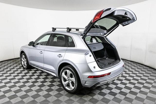 Photo of 2021 Florett Silver Metallic Audi Q5