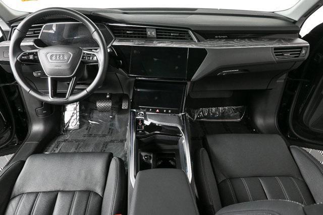 Photo of 2022 Black Metallic Audi e-tron Sportback