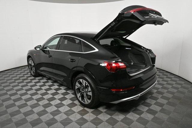 Photo of 2022 Black Metallic Audi e-tron Sportback