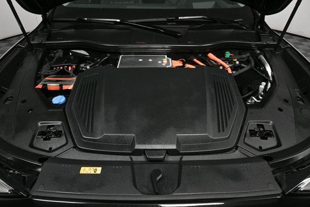 Photo of 2022 Black Metallic Audi e-tron Sportback