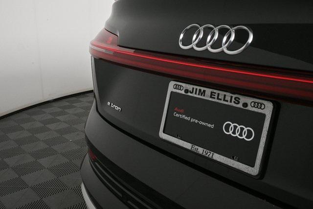 Photo of 2022 Black Metallic Audi e-tron Sportback
