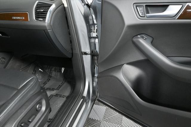 Photo of 2012 Monsoon Gray Metallic Audi Q5