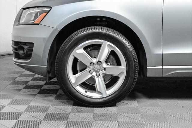 Photo of 2012 Monsoon Gray Metallic Audi Q5