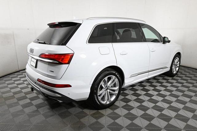 Photo of 2025 Glacier White Metallic Audi Q7