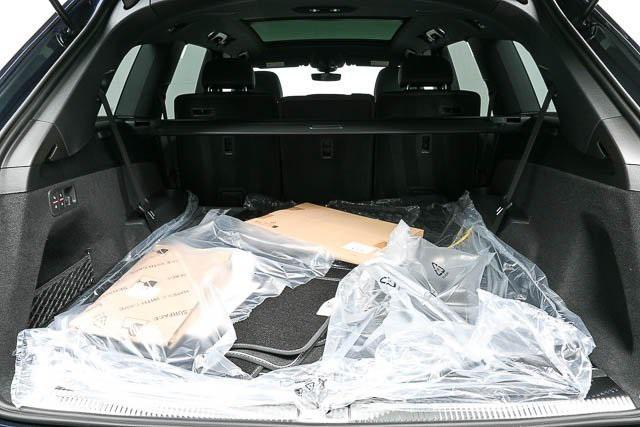 Photo of 2025 Waitomo Blue Metallic Audi Q7